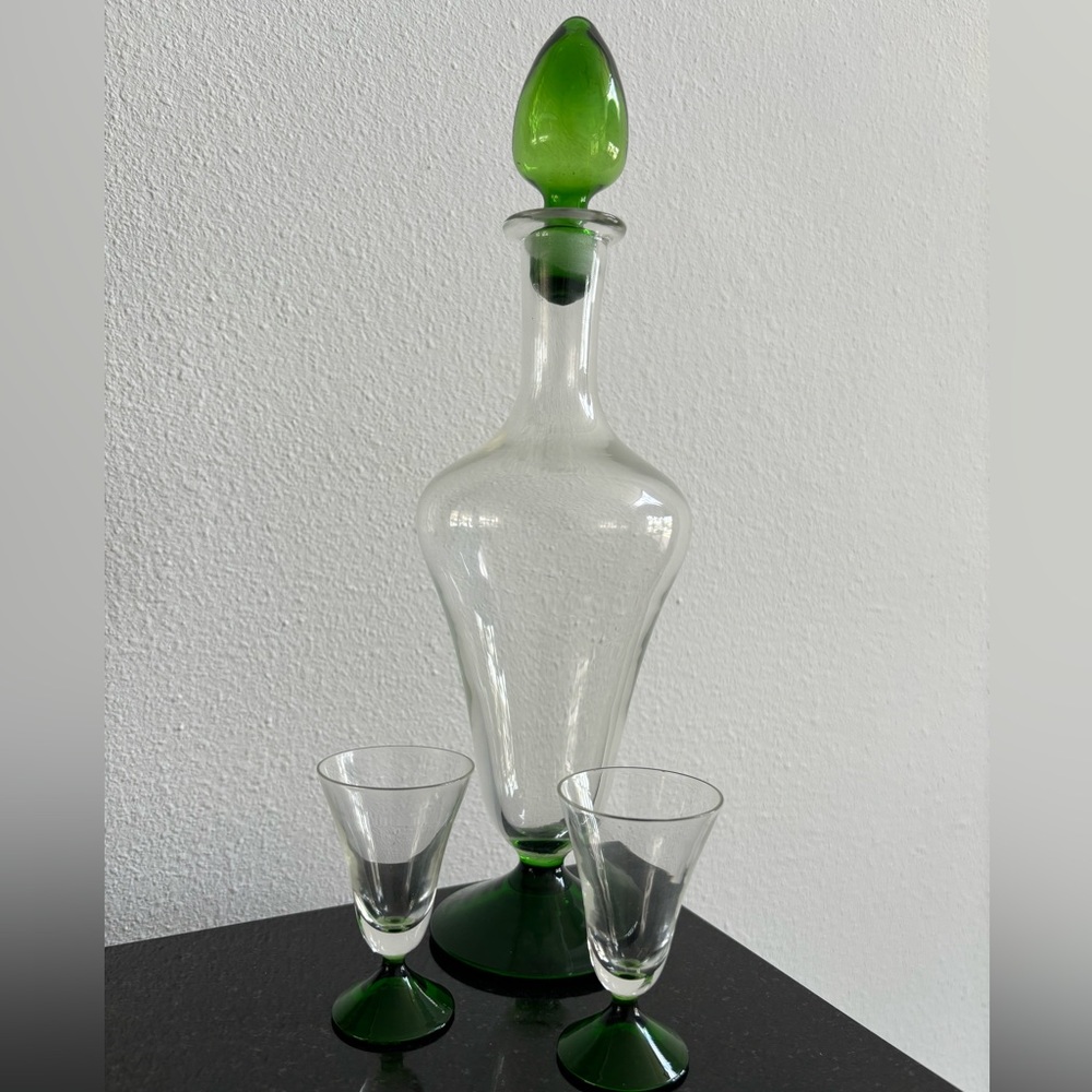 Art Deco, Green Decanter and 2 shot Glasses,